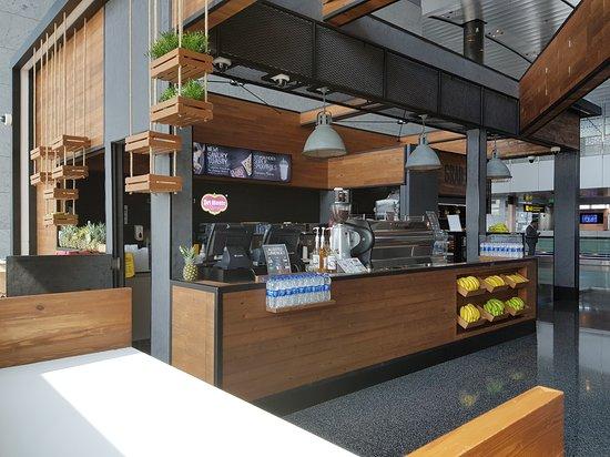 Del Monte Cafe Doha Airport